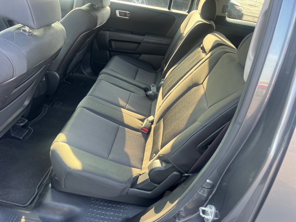 Photo 13 of this HONDA PILOT