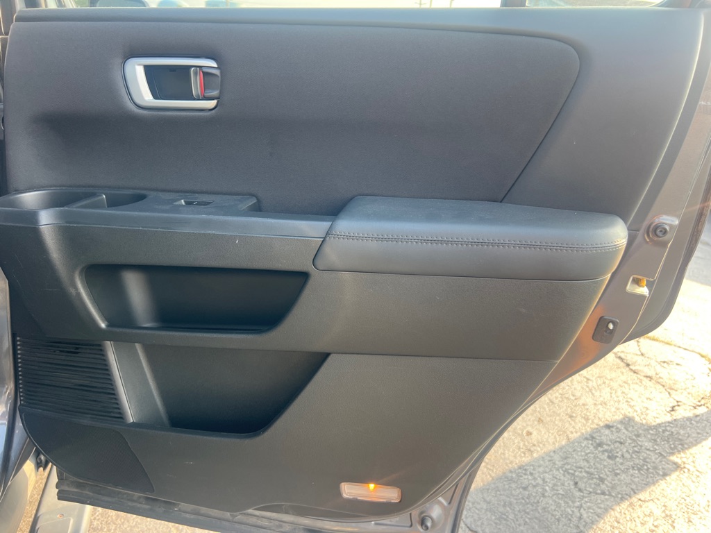 Photo 18 of this HONDA PILOT