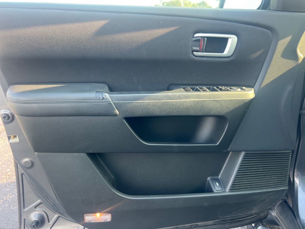 Photo 10 of this HONDA PILOT