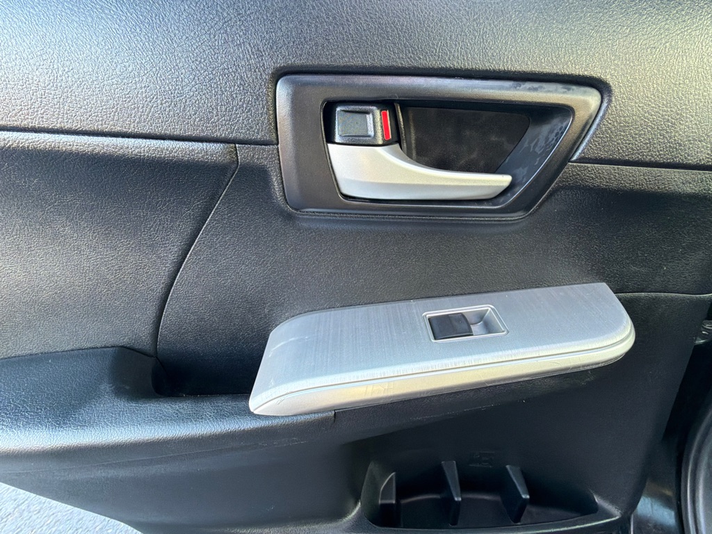 Photo 27 of this TOYOTA CAMRY