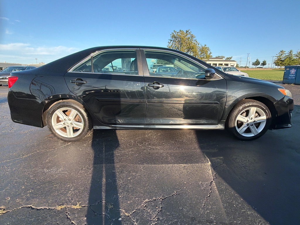 Photo 7 of this TOYOTA CAMRY