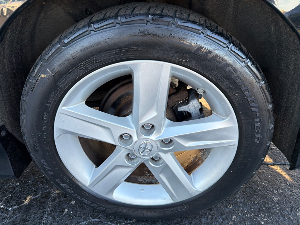 Photo 35 of this TOYOTA CAMRY