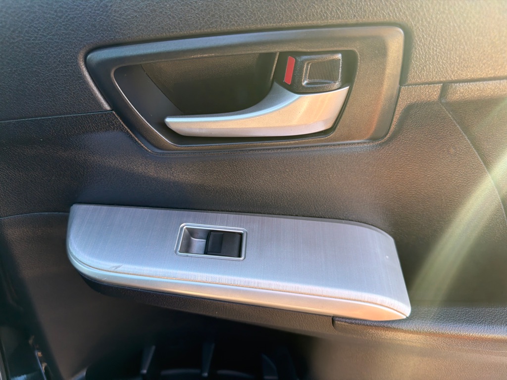 Photo 30 of this TOYOTA CAMRY