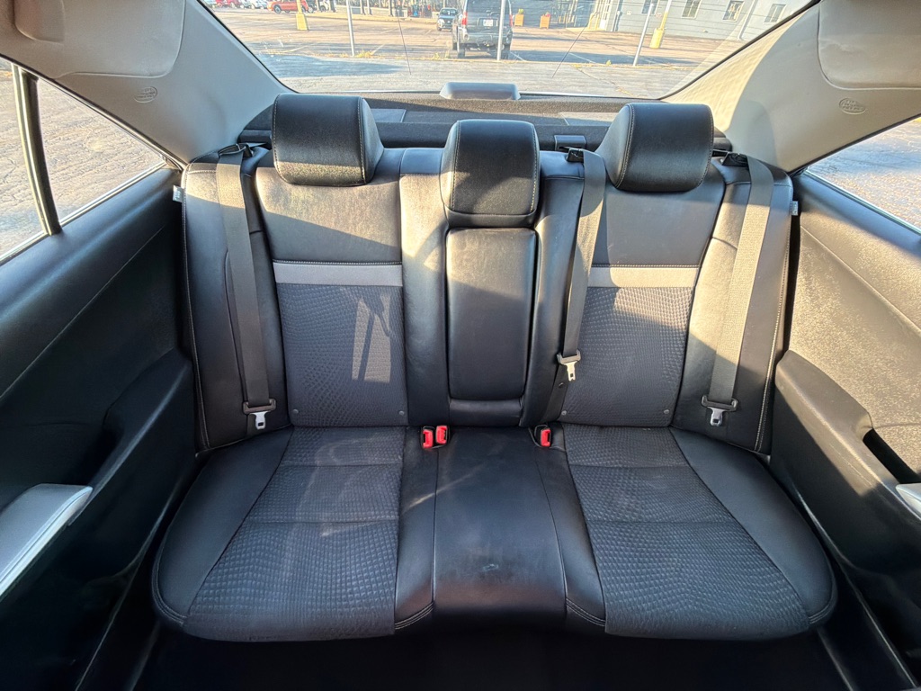 Photo 32 of this TOYOTA CAMRY