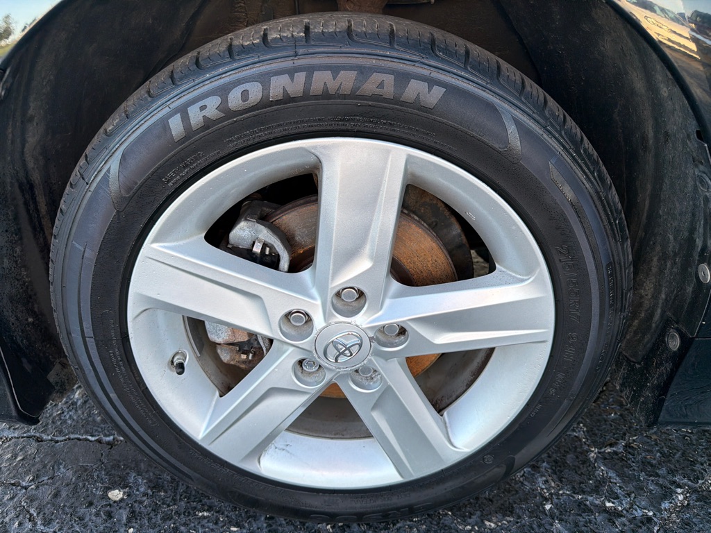 Photo 34 of this TOYOTA CAMRY