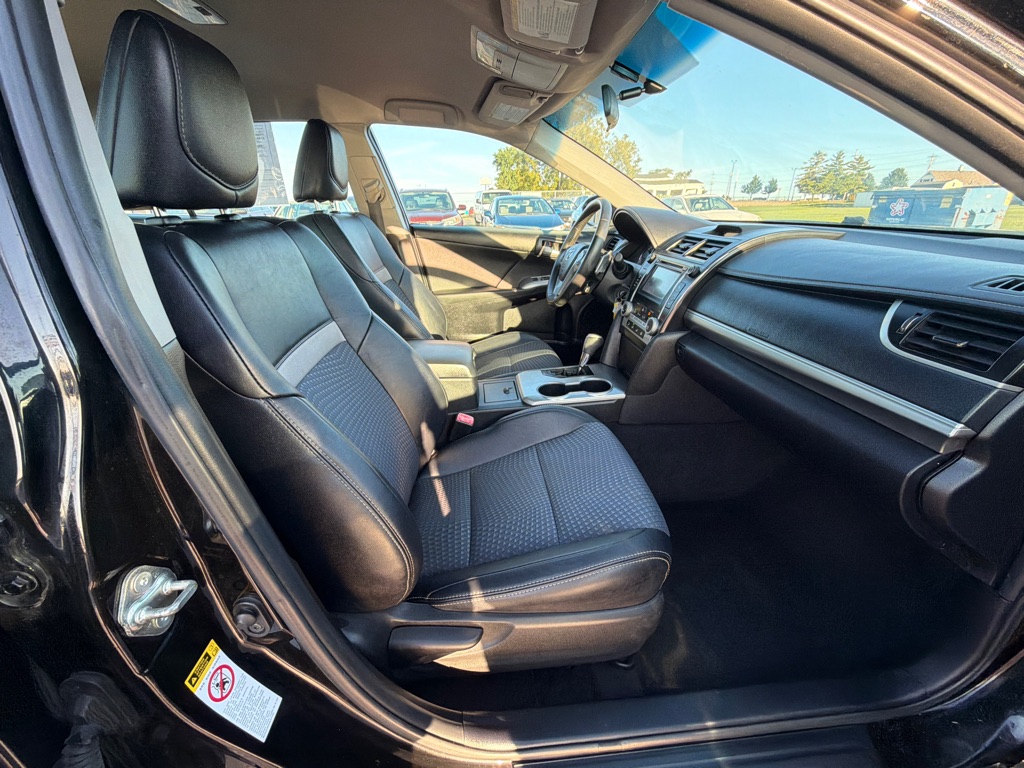 Photo 12 of this TOYOTA CAMRY