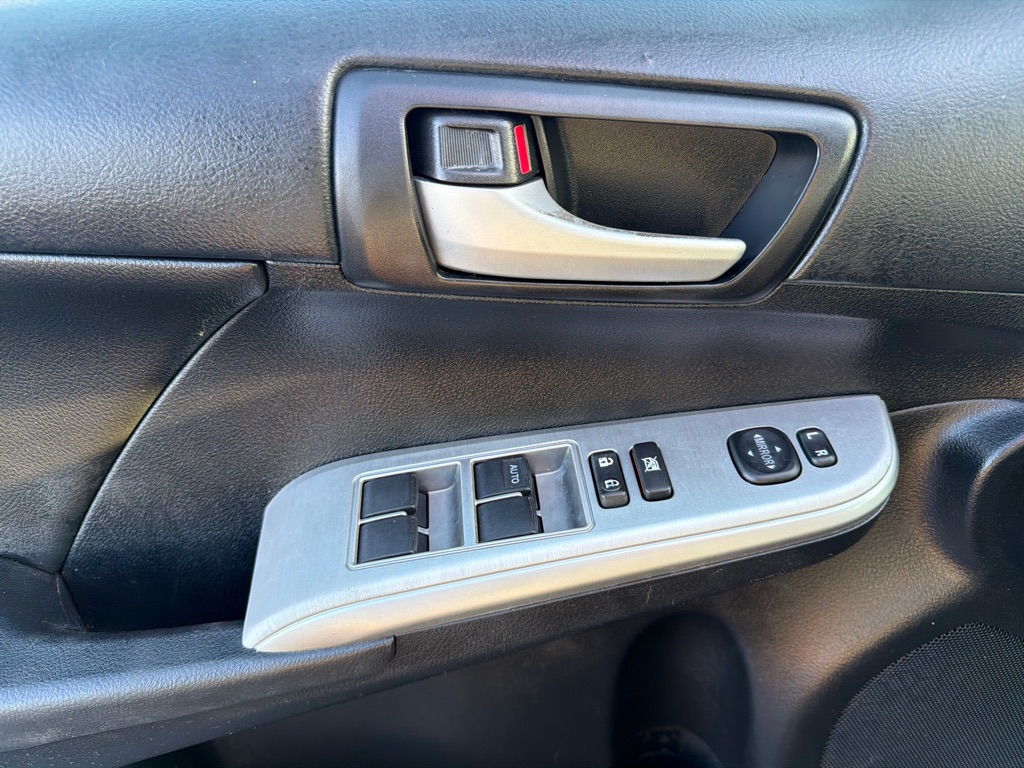 Photo 11 of this TOYOTA CAMRY