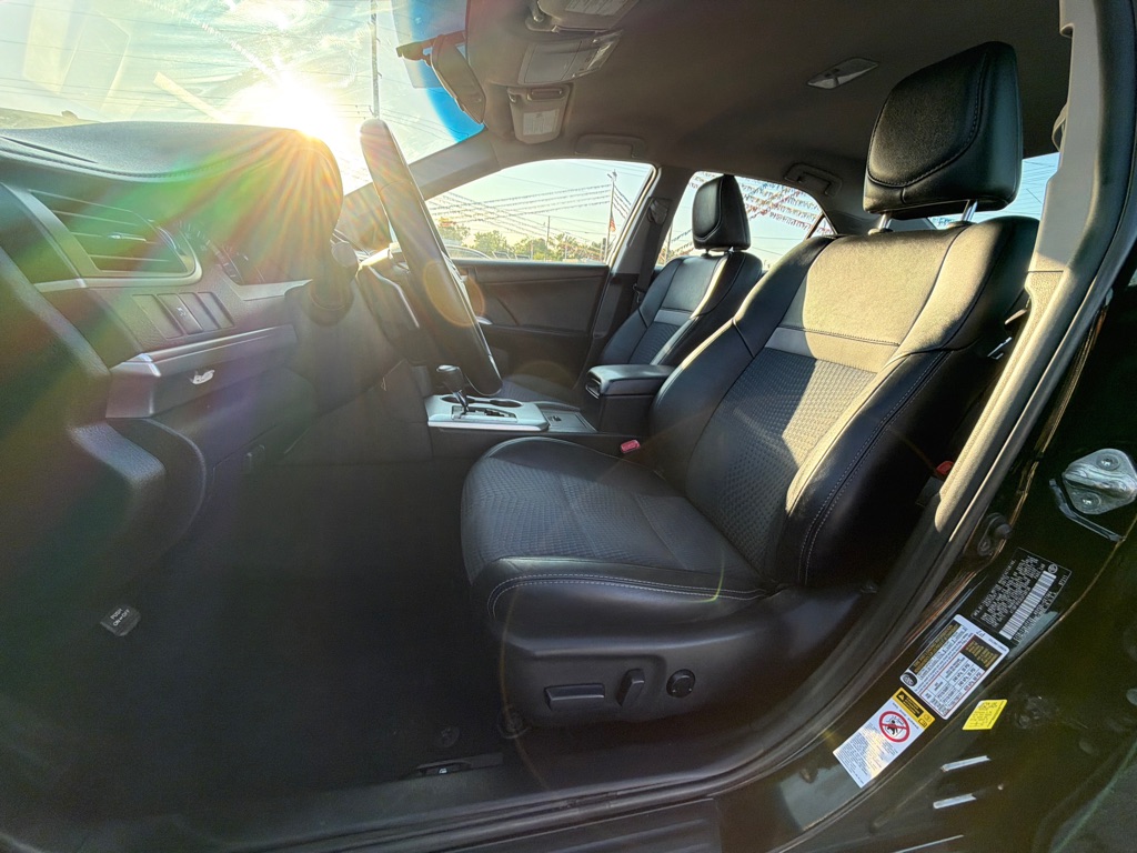 Photo 9 of this TOYOTA CAMRY