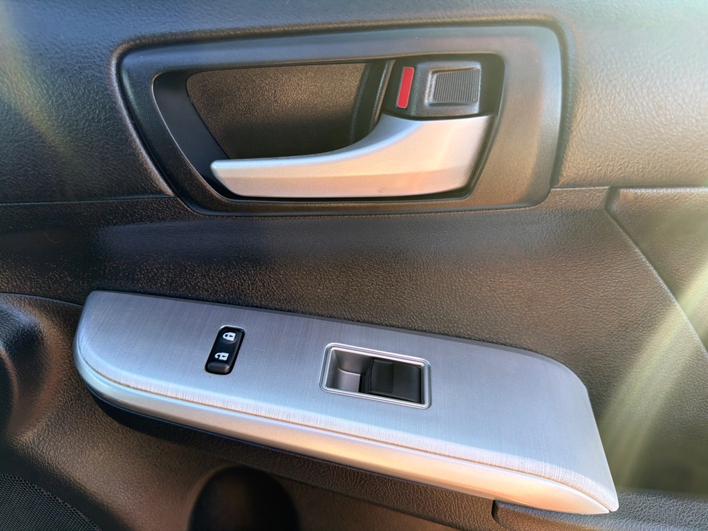 Photo 15 of this TOYOTA CAMRY