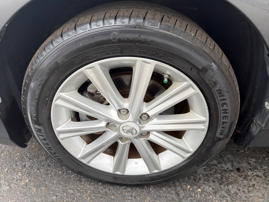 Photo 29 of this TOYOTA CAMRY