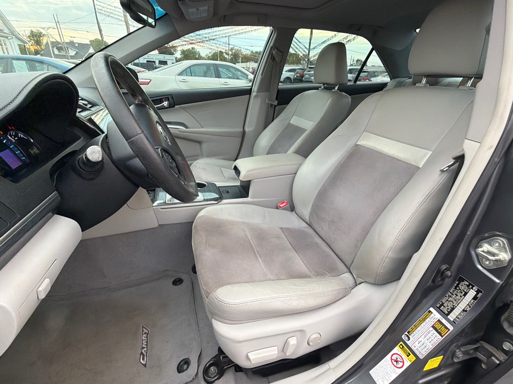 Photo 10 of this TOYOTA CAMRY