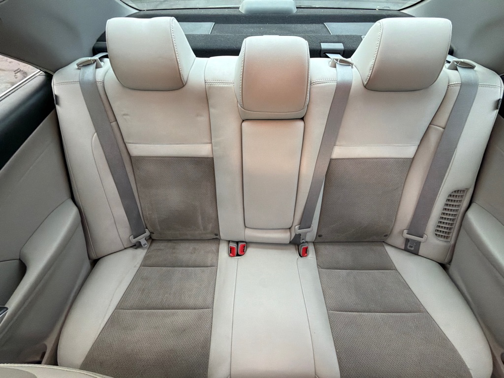 Photo 28 of this TOYOTA CAMRY