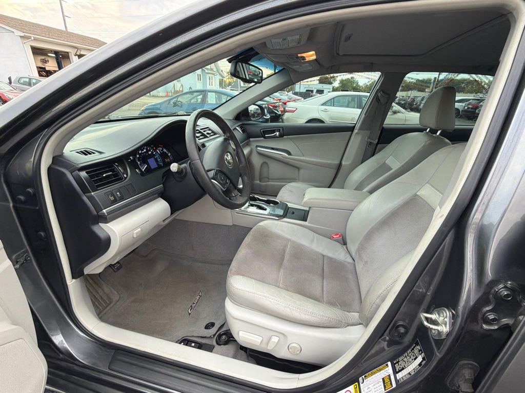 Photo 9 of this TOYOTA CAMRY