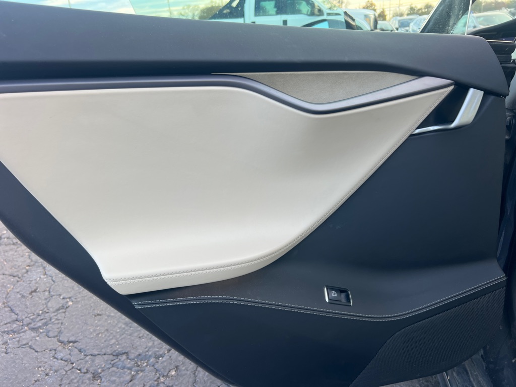 Photo 12 of this TESLA MODEL S