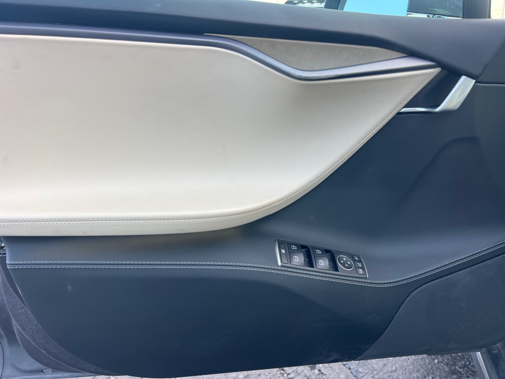 Photo 10 of this TESLA MODEL S