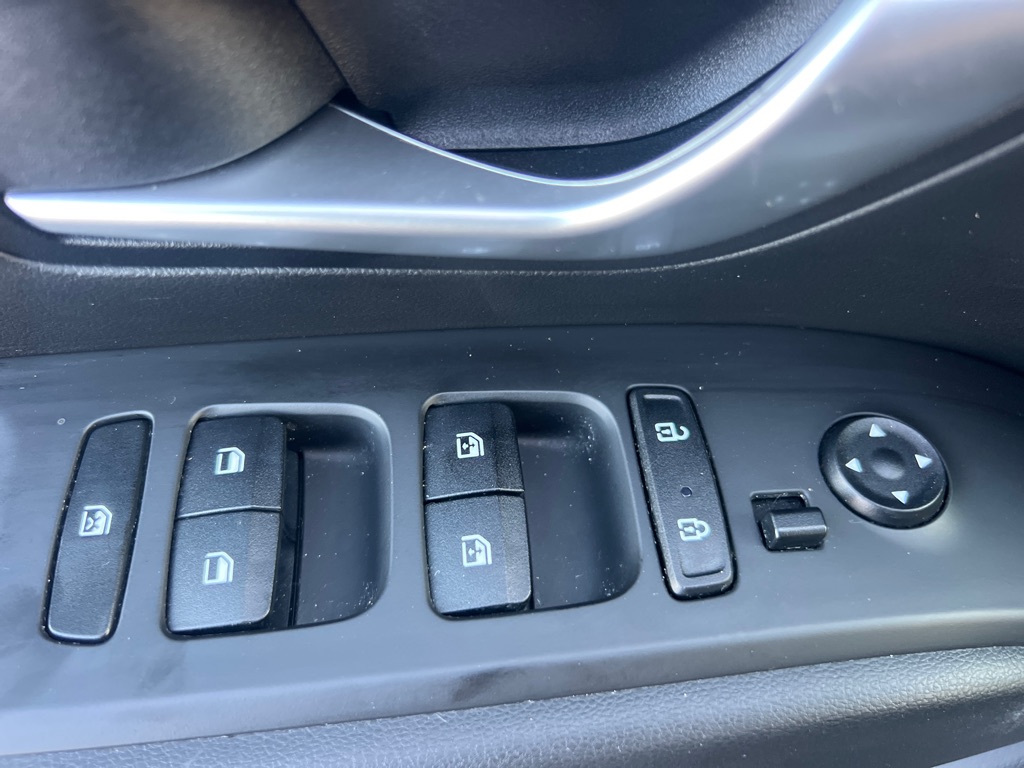 Photo 24 of this HYUNDAI SANTA CRUZ