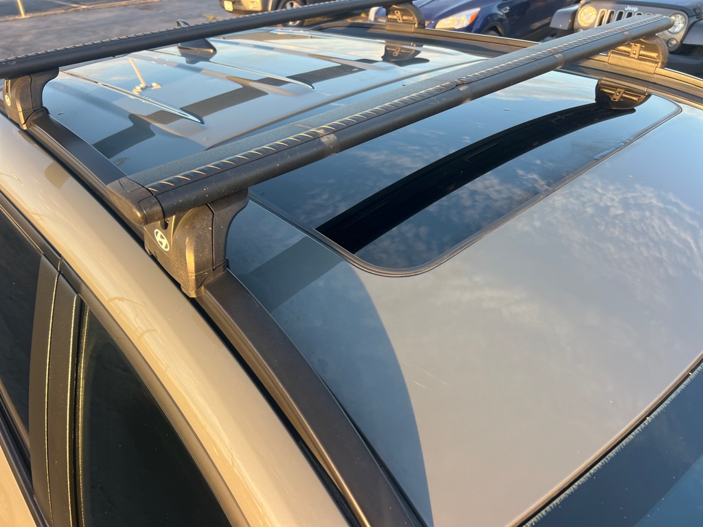Photo 9 of this HYUNDAI SANTA CRUZ