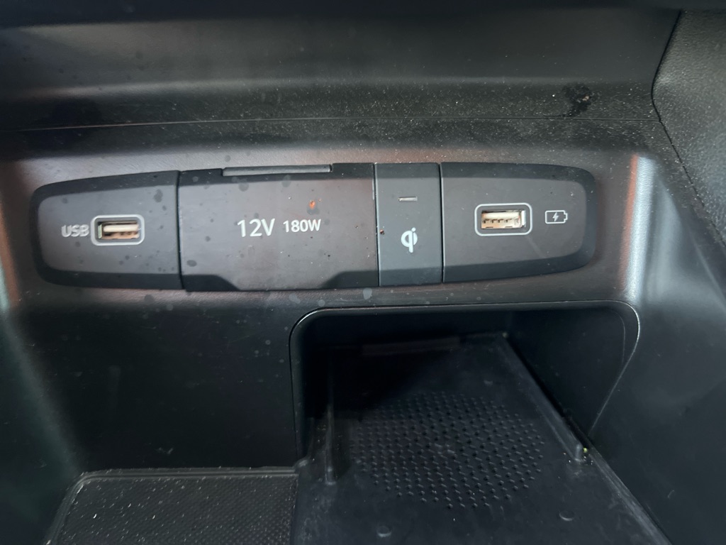 Photo 30 of this HYUNDAI SANTA CRUZ