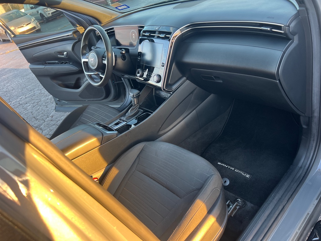Photo 18 of this HYUNDAI SANTA CRUZ