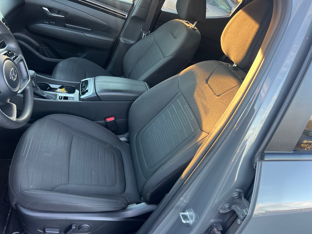 Photo 11 of this HYUNDAI SANTA CRUZ