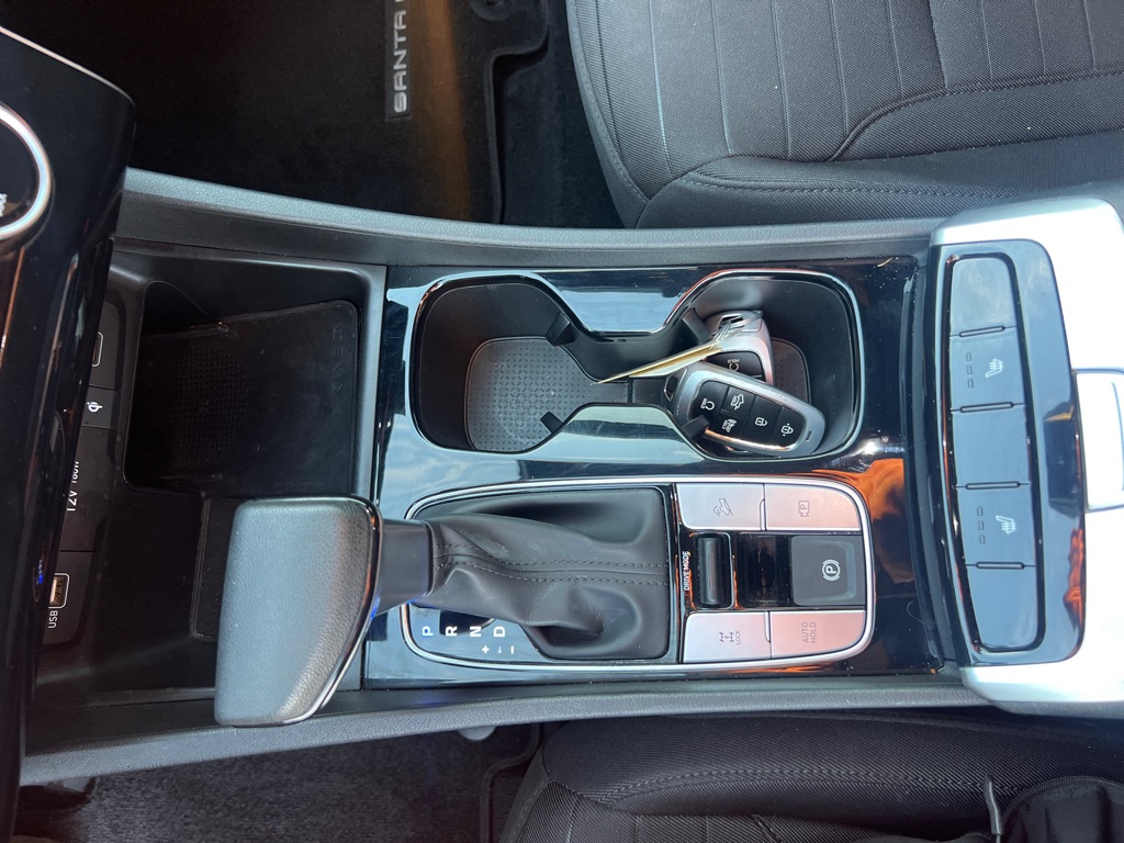 Photo 31 of this HYUNDAI SANTA CRUZ
