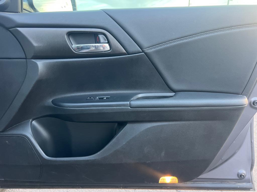 Photo 19 of this HONDA ACCORD