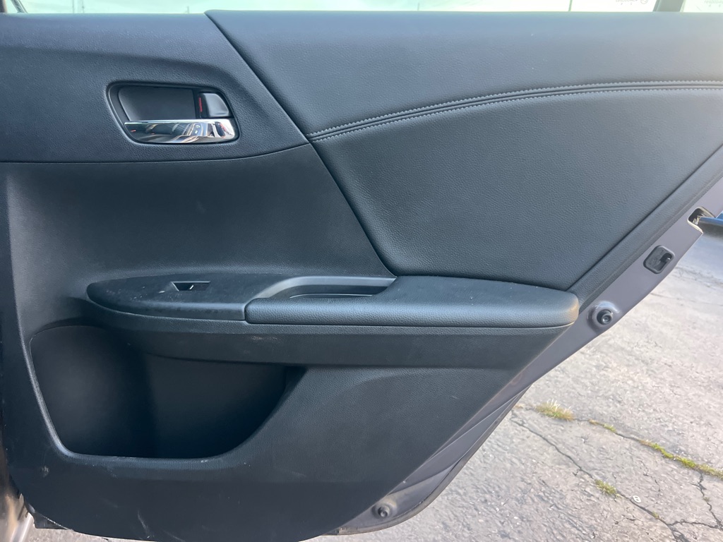 Photo 15 of this HONDA ACCORD