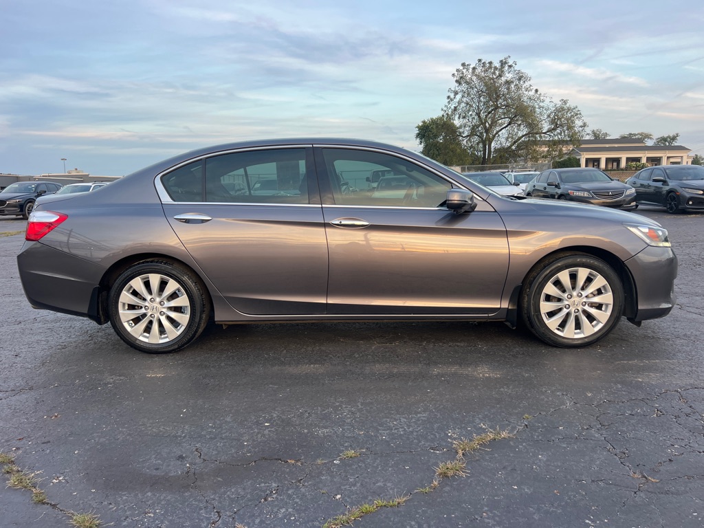 Photo 8 of this HONDA ACCORD