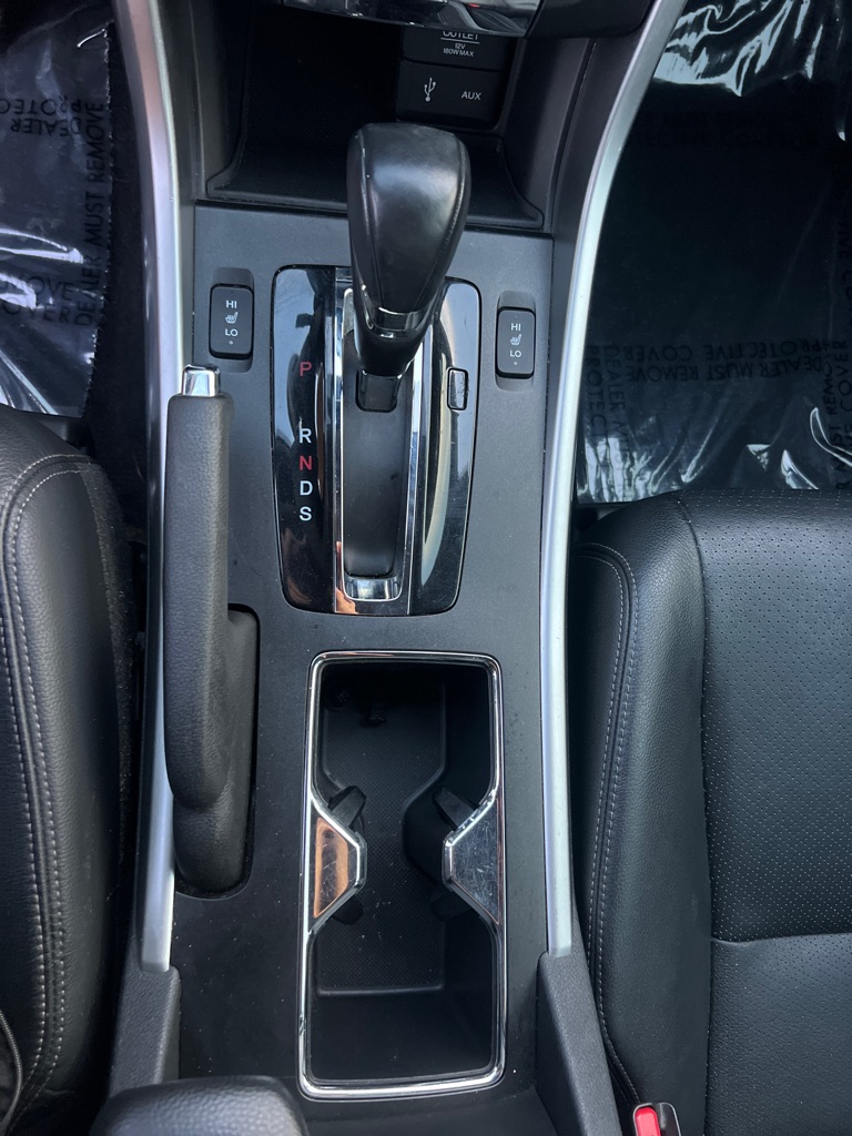 Photo 34 of this HONDA ACCORD