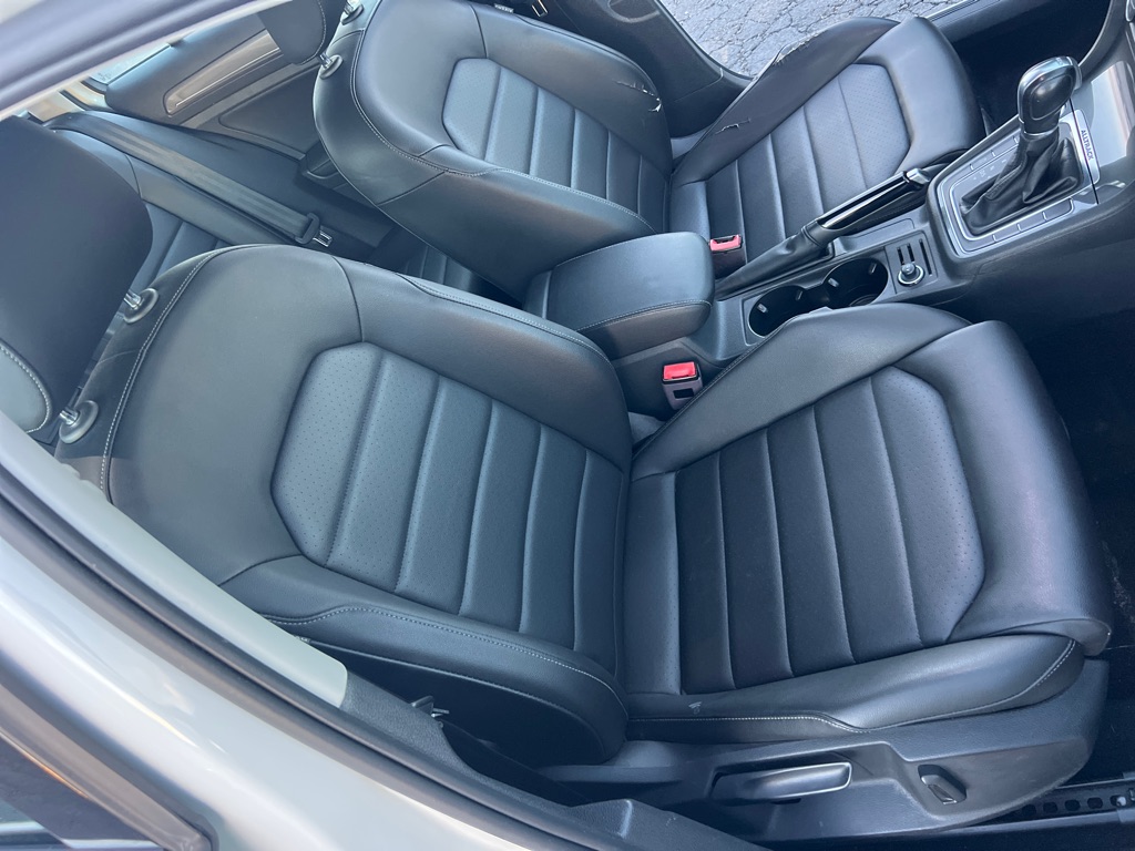 Photo 22 of this VOLKSWAGEN GOLF ALLTRACK