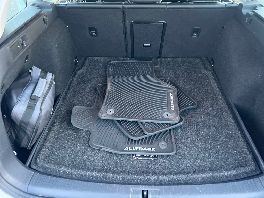 Photo 24 of this VOLKSWAGEN GOLF ALLTRACK