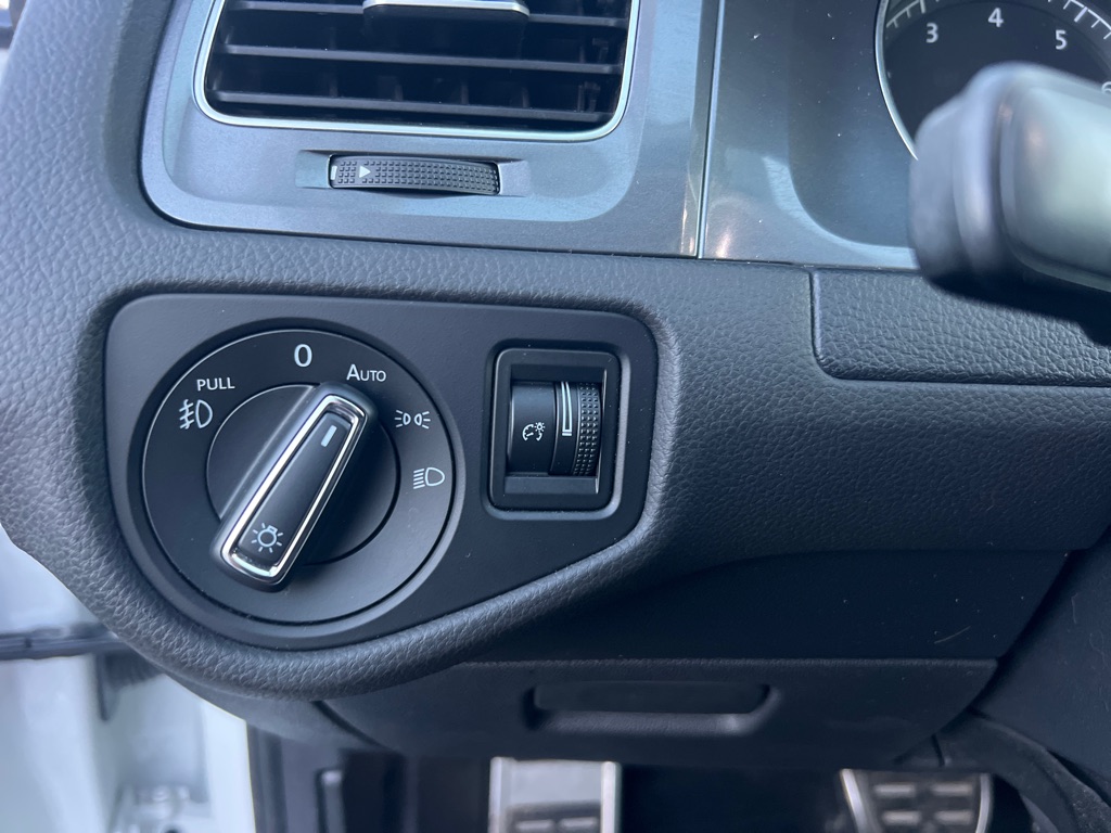 Photo 29 of this VOLKSWAGEN GOLF ALLTRACK