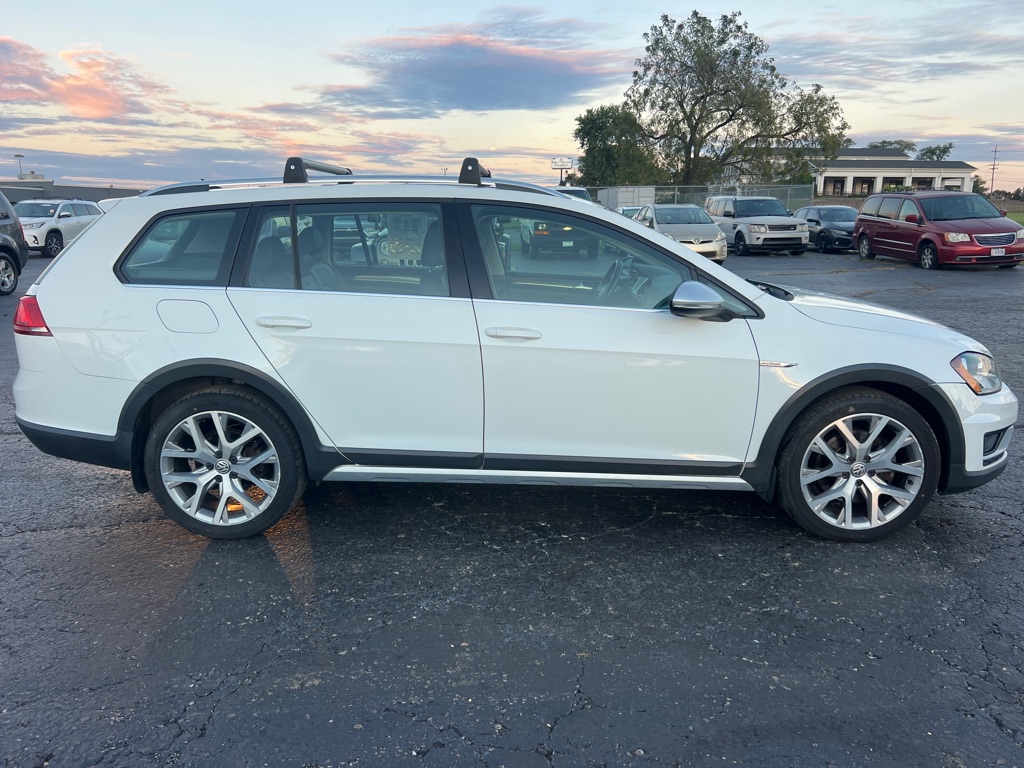 Photo 8 of this VOLKSWAGEN GOLF ALLTRACK