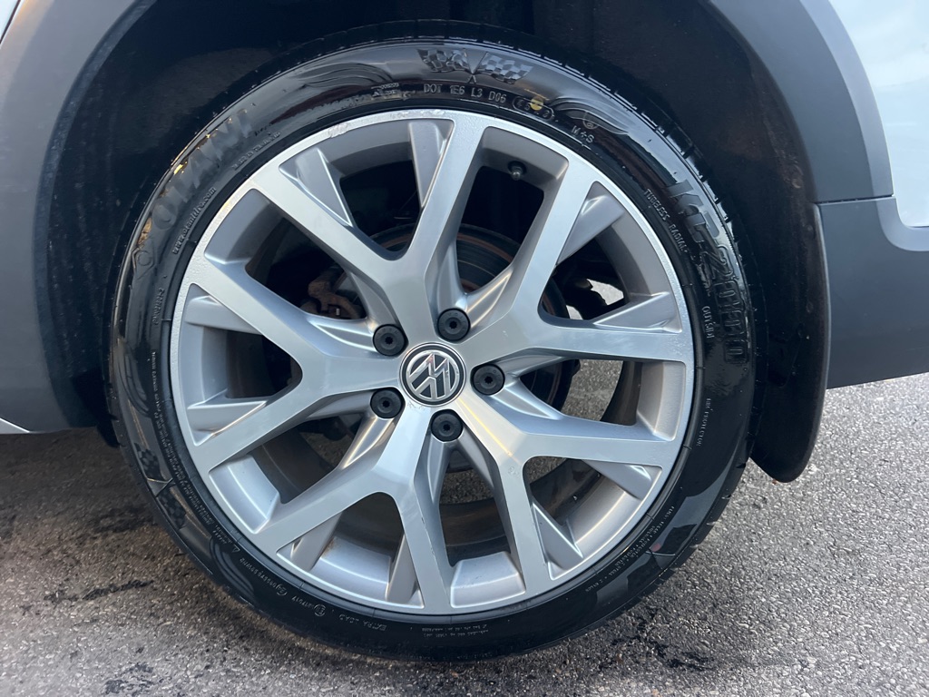 Photo 41 of this VOLKSWAGEN GOLF ALLTRACK