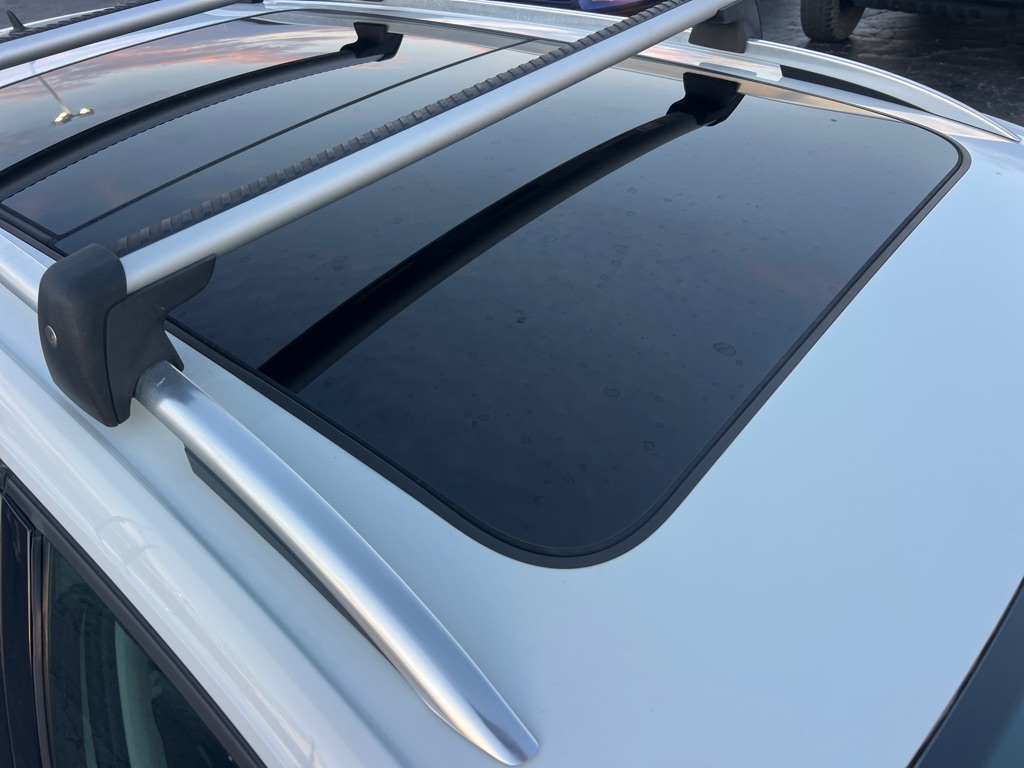 Photo 9 of this VOLKSWAGEN GOLF ALLTRACK