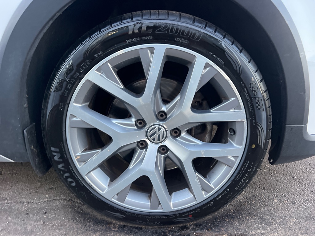 Photo 43 of this VOLKSWAGEN GOLF ALLTRACK