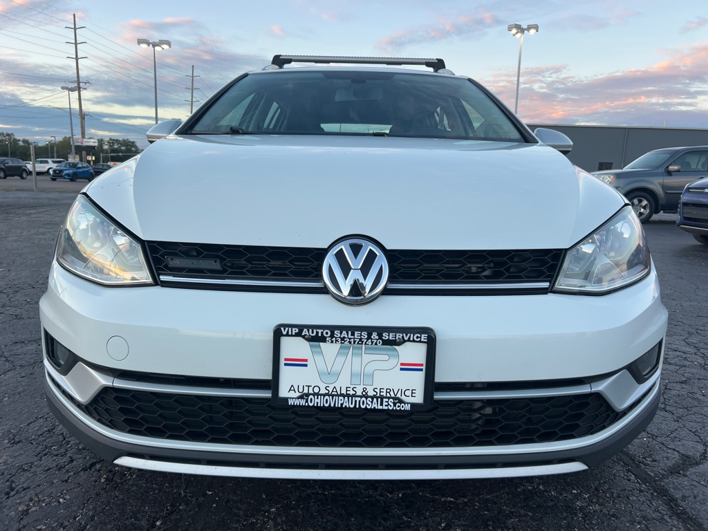 Photo 2 of this VOLKSWAGEN GOLF ALLTRACK
