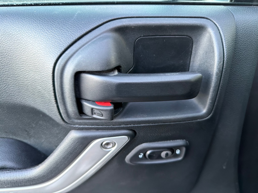 Photo 12 of this JEEP WRANGLER UNLIMI