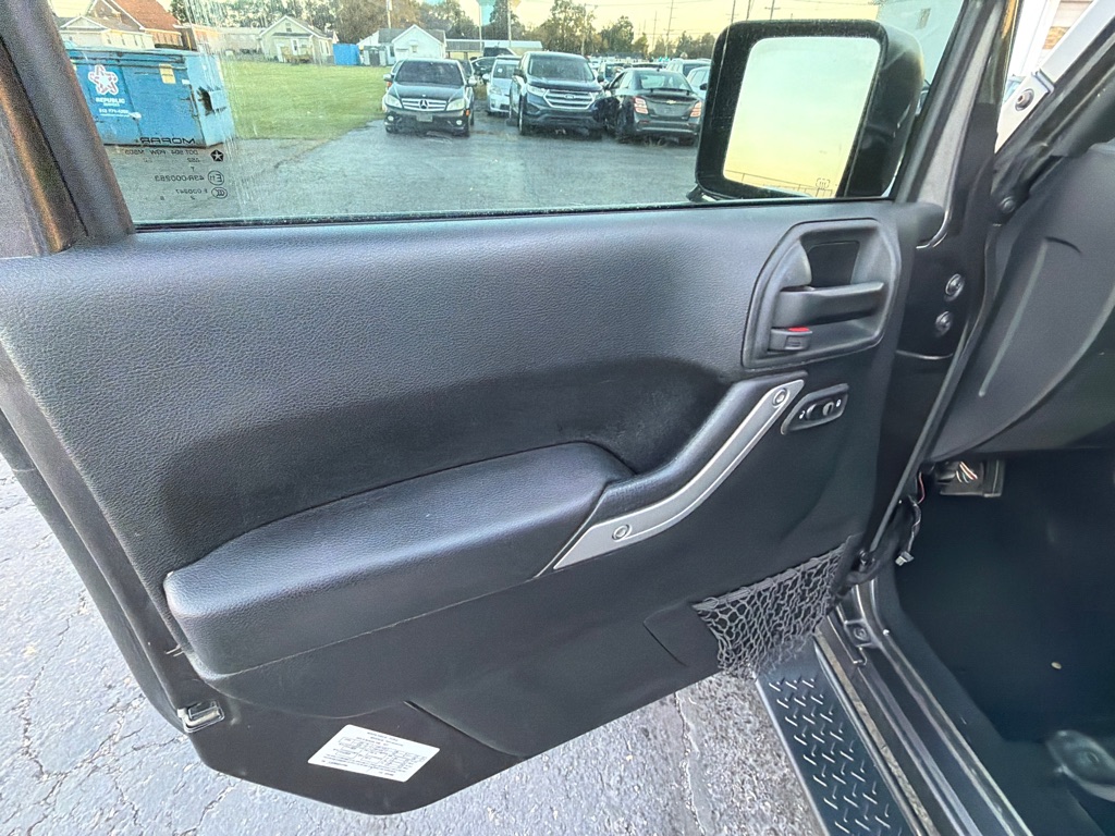 Photo 11 of this JEEP WRANGLER UNLIMI