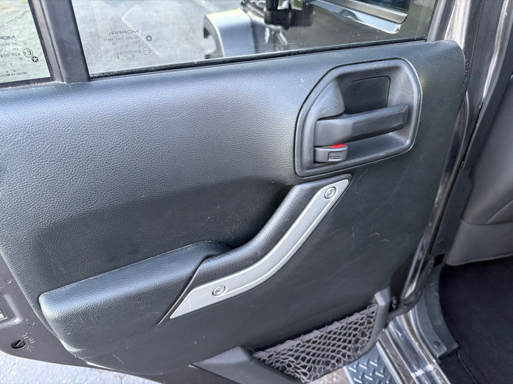 Photo 24 of this JEEP WRANGLER UNLIMI