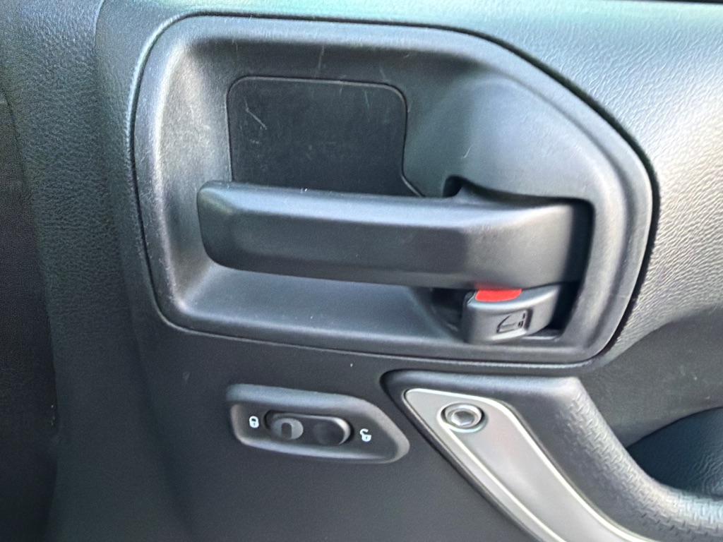 Photo 16 of this JEEP WRANGLER UNLIMI