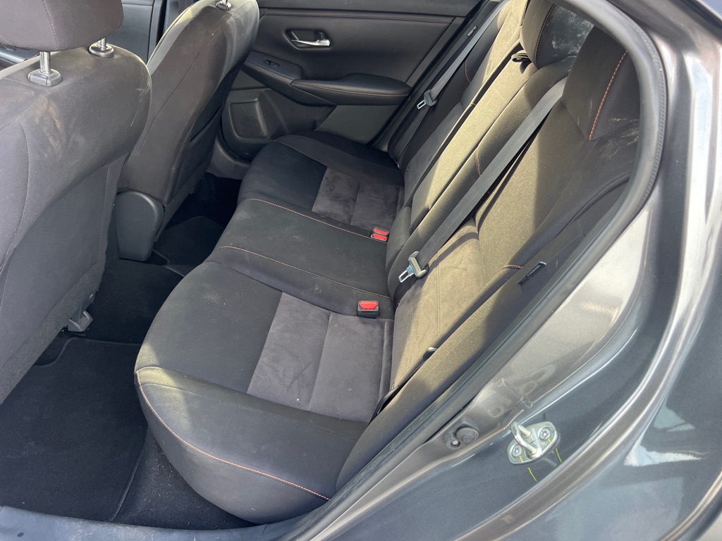 Photo 13 of this NISSAN SENTRA