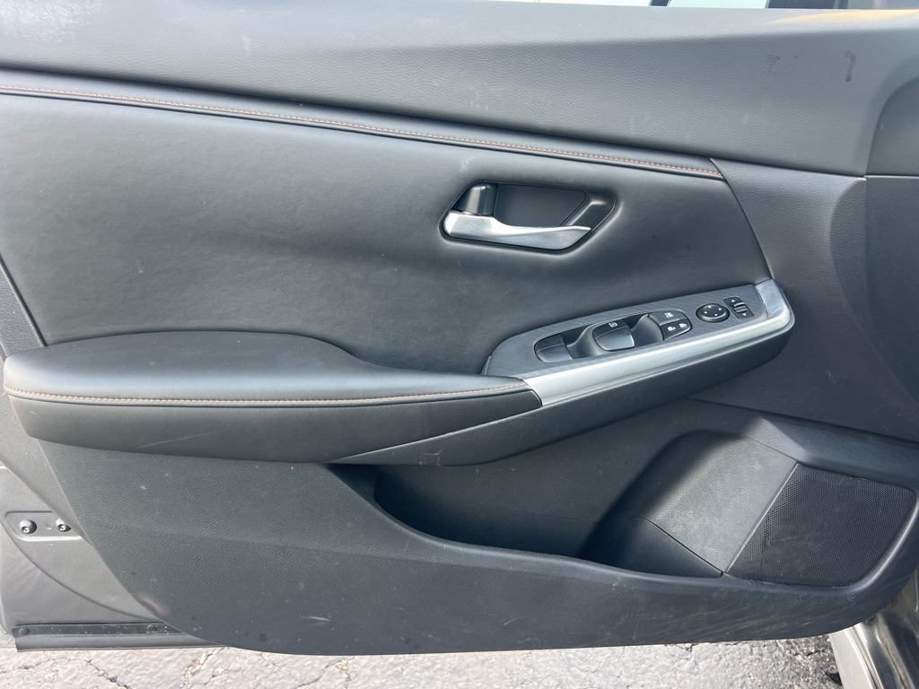 Photo 10 of this NISSAN SENTRA