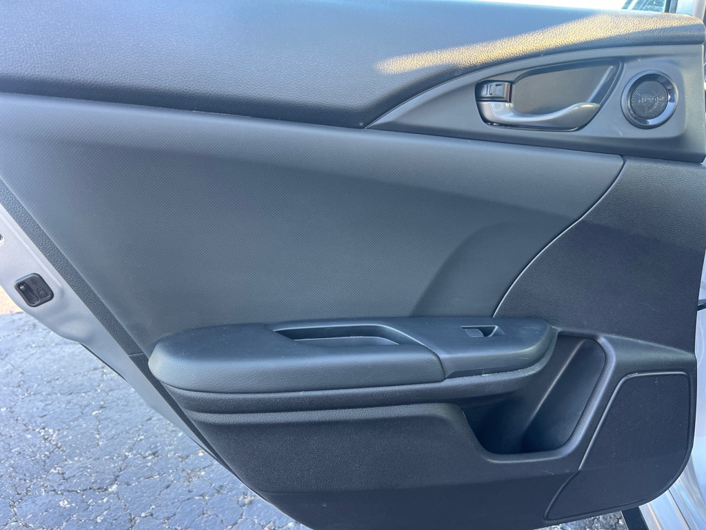 Photo 12 of this HONDA CIVIC