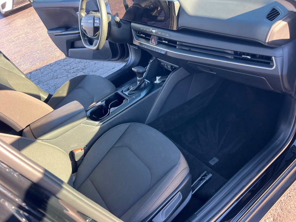 Photo 18 of this KIA K4