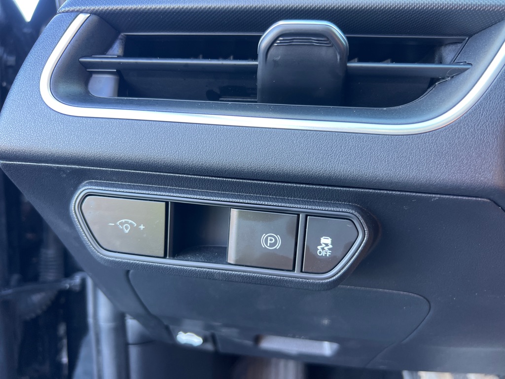 Photo 23 of this KIA K4