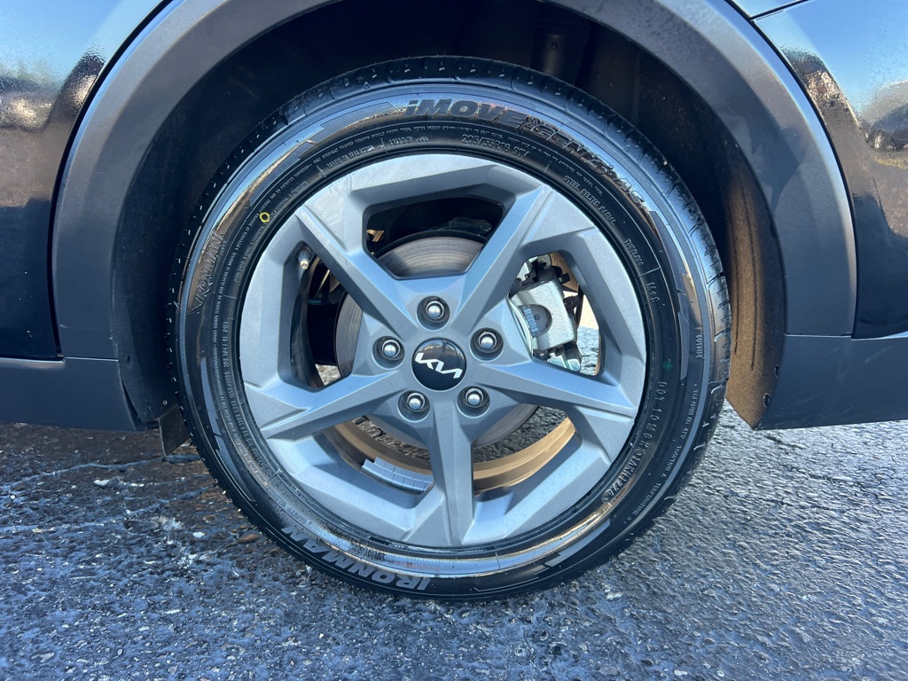 Photo 35 of this KIA K4