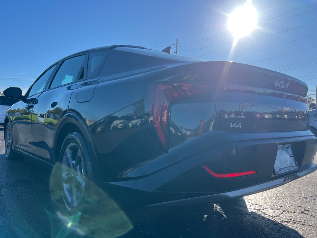 Photo 5 of this KIA K4