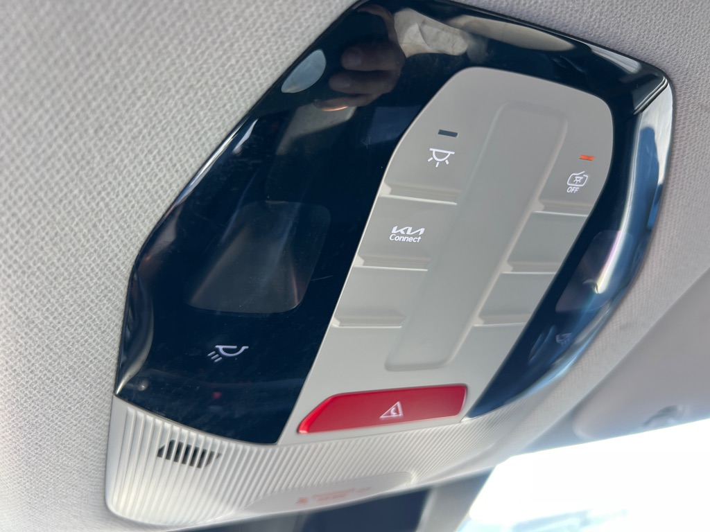 Photo 33 of this KIA K4