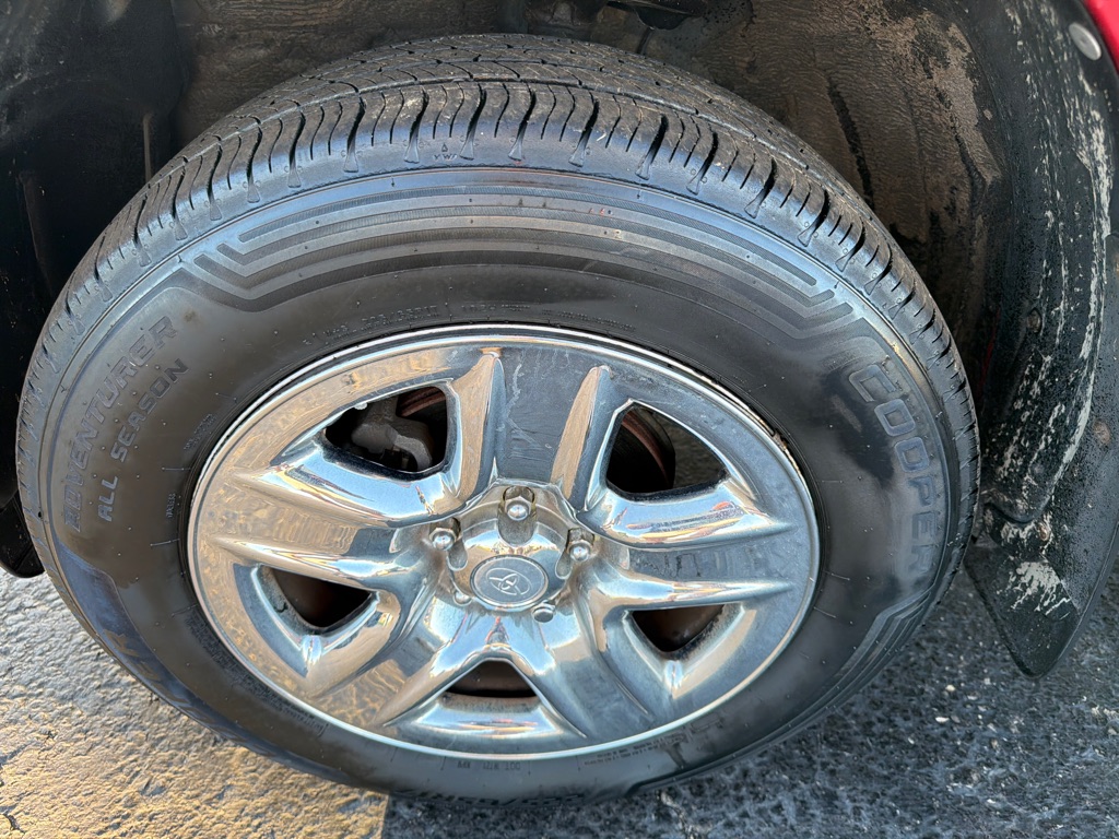 Photo 34 of this TOYOTA RAV4